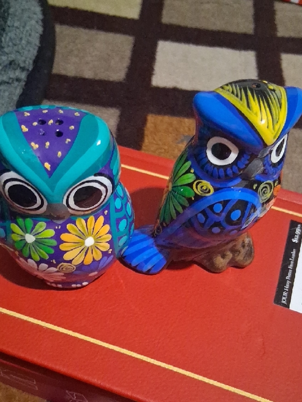 Hand-Painted Blue and Purple Owl Figurine Set Salt And Pepper - Home Accents - Picture 3 of 4